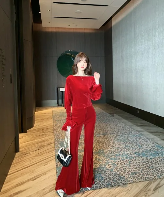 2021 Autumn Winter Look Thin Velvet Puff Sleeve Elegant Casual Two Piece Pants Set
2021 Autumn Winter Look Thin Velvet Puff Sleeve Elegant Casual Two Piece Pants Set