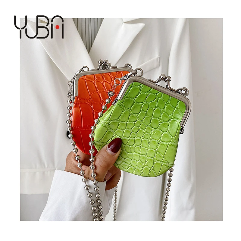 Vintage Metal Buckle Clip purse vendors girls small chain Shoulder crossbody bag Mini rts handbags for female, Customizable
Vintage Metal Buckle Clip purse vendors girls small chain Shoulder crossbody bag Mini rts handbags for female, Customizable