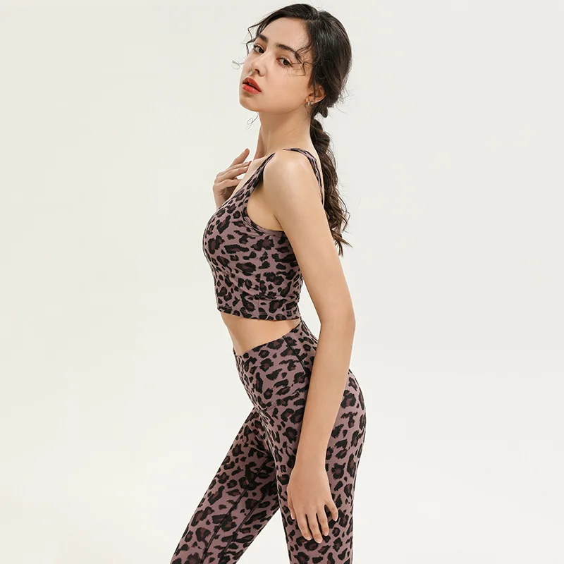 Leopard Print Sexy Back Quick Dry Women Fitness Gym Yoga Vest Running Sports Workout Sports Yoga Bar With Pad, Customized color
Leopard Print Sexy Back Quick Dry Women Fitness Gym Yoga Vest Running Sports Workout Sports Yoga Bar With Pad, Customized color