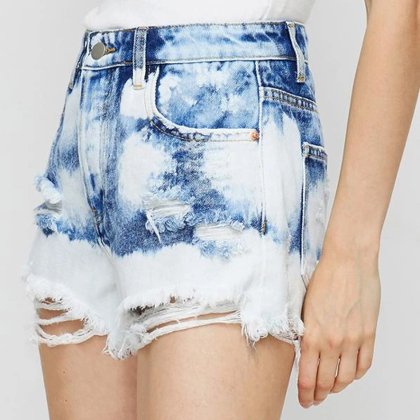 2020 wholesale light blue sexy ladies short jeans summer fashion tassel hole casual women distressed denim shorts
2020 wholesale light blue sexy ladies short jeans summer fashion tassel hole casual women distressed denim shorts