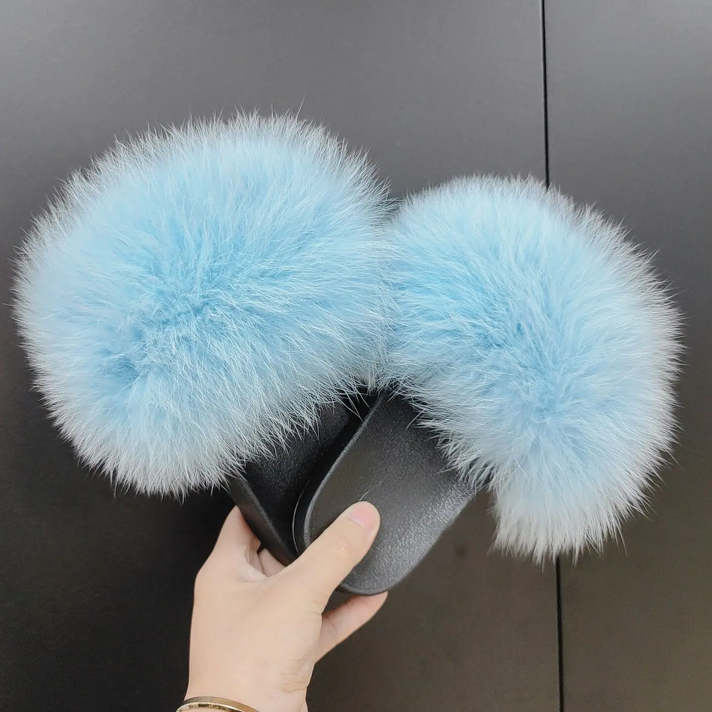 2021 new luxury designer Fluffy Color Popular Big Fox Fur Designer Fur Accept Slippers for Women, Customized color
2021 new luxury designer Fluffy Color Popular Big Fox Fur Designer Fur Accept Slippers for Women, Customized color