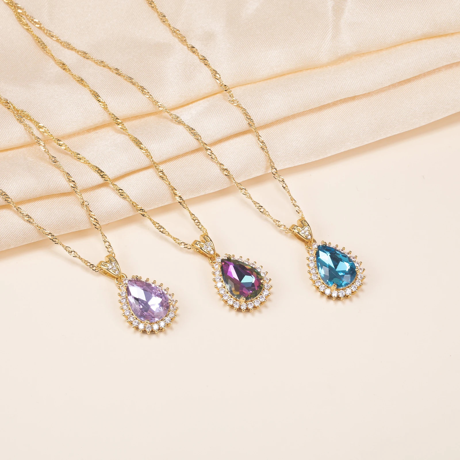 Fashion Engagement Gifts Luxury Women Jewelry Gold Plated Wedding Waterdrop Zircon Necklace, Picture color
Fashion Engagement Gifts Luxury Women Jewelry Gold Plated Wedding Waterdrop Zircon Necklace, Picture color
