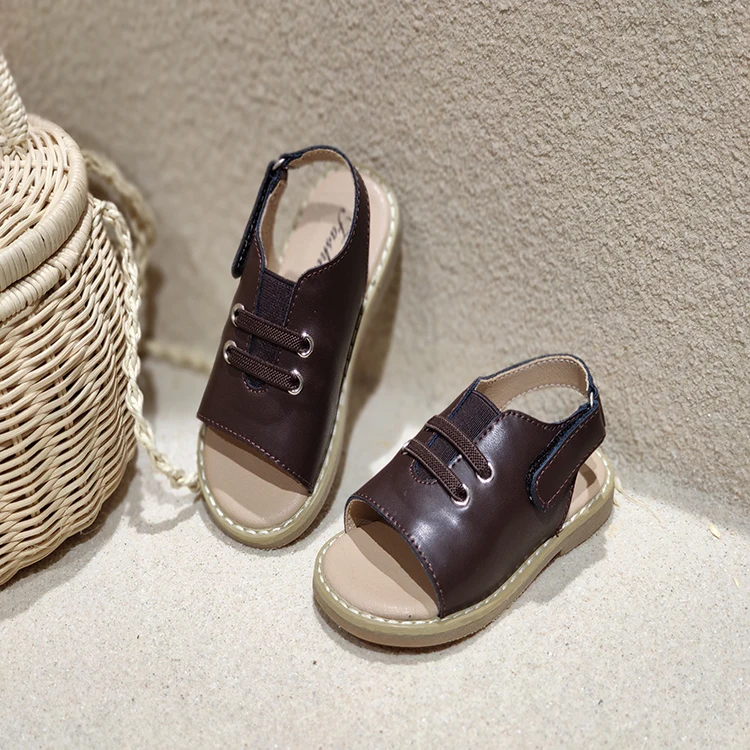 Children's slip-toe sandals summer cute fashion simple middle-aged children's beach shoes
Children's slip-toe sandals summer cute fashion simple middle-aged children's beach shoes