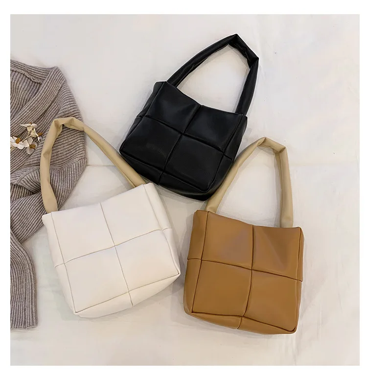 Women's fashion temperament plaid small square bag Ladies shoulder messenger bag, White, black, brown
Women's fashion temperament plaid small square bag Ladies shoulder messenger bag, White, black, brown