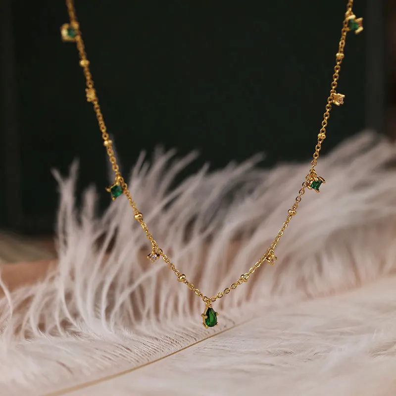 Factory wholesale S925 sterling silver retro light luxury simple drop-shaped emerald zircon necklace female, Gold
Factory wholesale S925 sterling silver retro light luxury simple drop-shaped emerald zircon necklace female, Gold