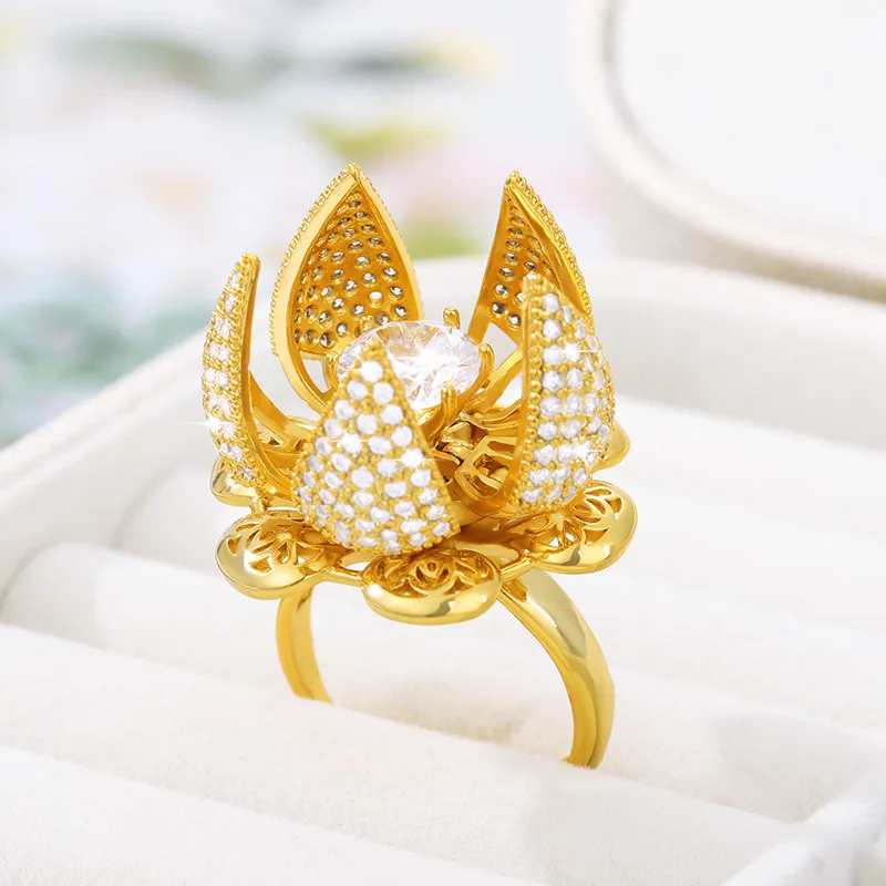 Hollow Open and Close Flower Zircon Ring Brass Geometric Elegant Female Garland Ring Blooming Flowers Vintage Rings for Women
Hollow Open and Close Flower Zircon Ring Brass Geometric Elegant Female Garland Ring Blooming Flowers Vintage Rings for Women