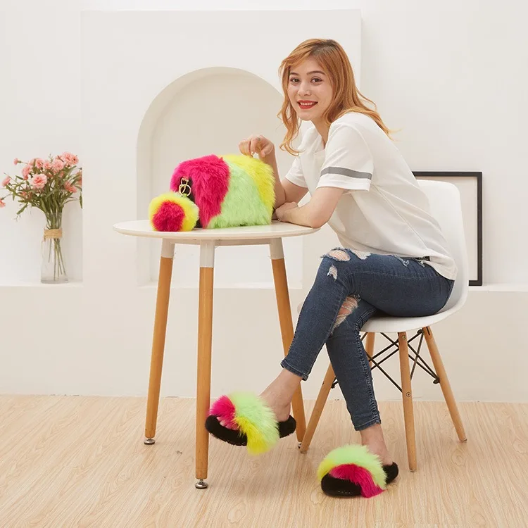 fashion fur Square bag with hair ball and fake fur slides soft 2pcs wholesale, Customized color
fashion fur Square bag with hair ball and fake fur slides soft 2pcs wholesale, Customized color