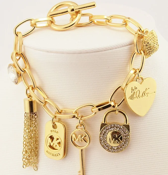 Korean Fashion Gold Plated Love Pendant Women's Bracelet Fashion Heart Shape Letter Pattern Bracelet
Korean Fashion Gold Plated Love Pendant Women's Bracelet Fashion Heart Shape Letter Pattern Bracelet