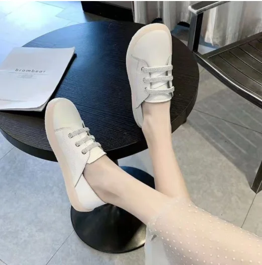 2022 Flats Women Leather Shoes Shallow lace-up leather shoes,Transparent rubber sole leisure sports white shoes
2022 Flats Women Leather Shoes Shallow lace-up leather shoes,Transparent rubber sole leisure sports white shoes