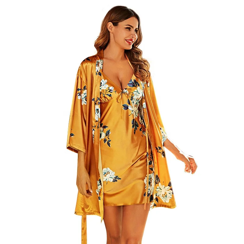 Ladies new silk ice silk pajamas summer sexy overall dress set homewear night-robe morning gowns two-piece set
Ladies new silk ice silk pajamas summer sexy overall dress set homewear night-robe morning gowns two-piece set