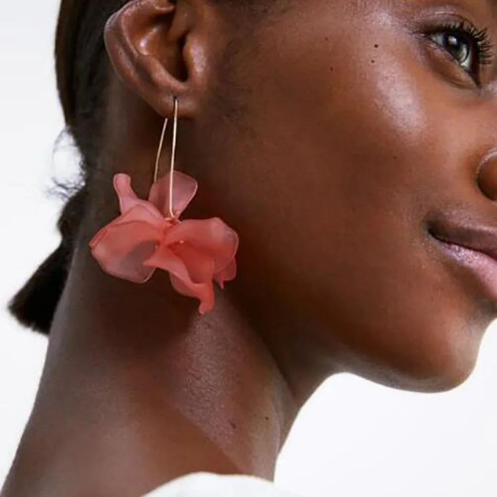 Beautiful Colorful Resin Floral Charm Drop Earrings Acrylic Flower Pendants Earrings, As picture
Beautiful Colorful Resin Floral Charm Drop Earrings Acrylic Flower Pendants Earrings, As picture