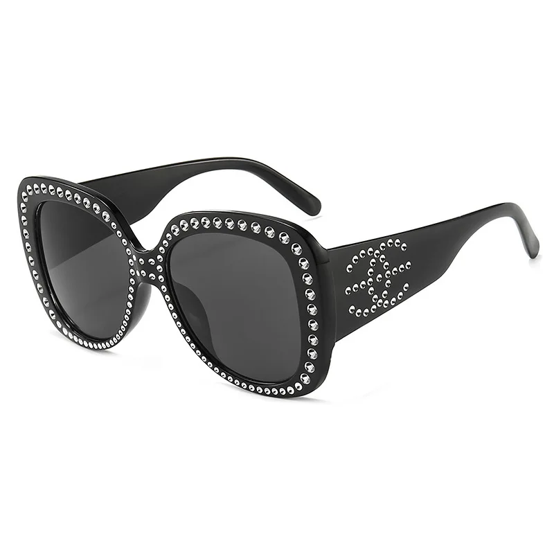 2020 chinese wholesale Luxury Fashion Trendy Designer sun glasses Restoring diamond sunglasses for ladies
2020 chinese wholesale Luxury Fashion Trendy Designer sun glasses Restoring diamond sunglasses for ladies