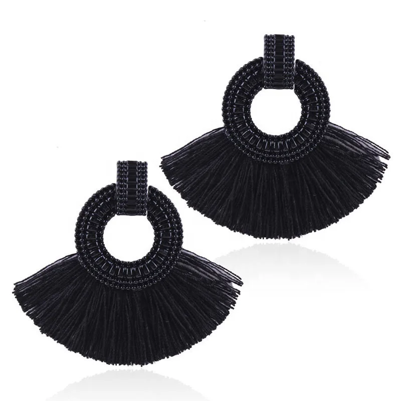 Street Shooting Exaggerated Tassel Earrings Personality Women's Geometric Earrings, Picture
Street Shooting Exaggerated Tassel Earrings Personality Women's Geometric Earrings, Picture
