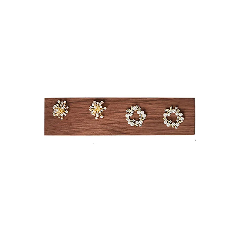 Amazon hot selling different size eco-friendly Natual wood Earrings Rings Holder free stand jewelry Counter Display Set
Amazon hot selling different size eco-friendly Natual wood Earrings Rings Holder free stand jewelry Counter Display Set