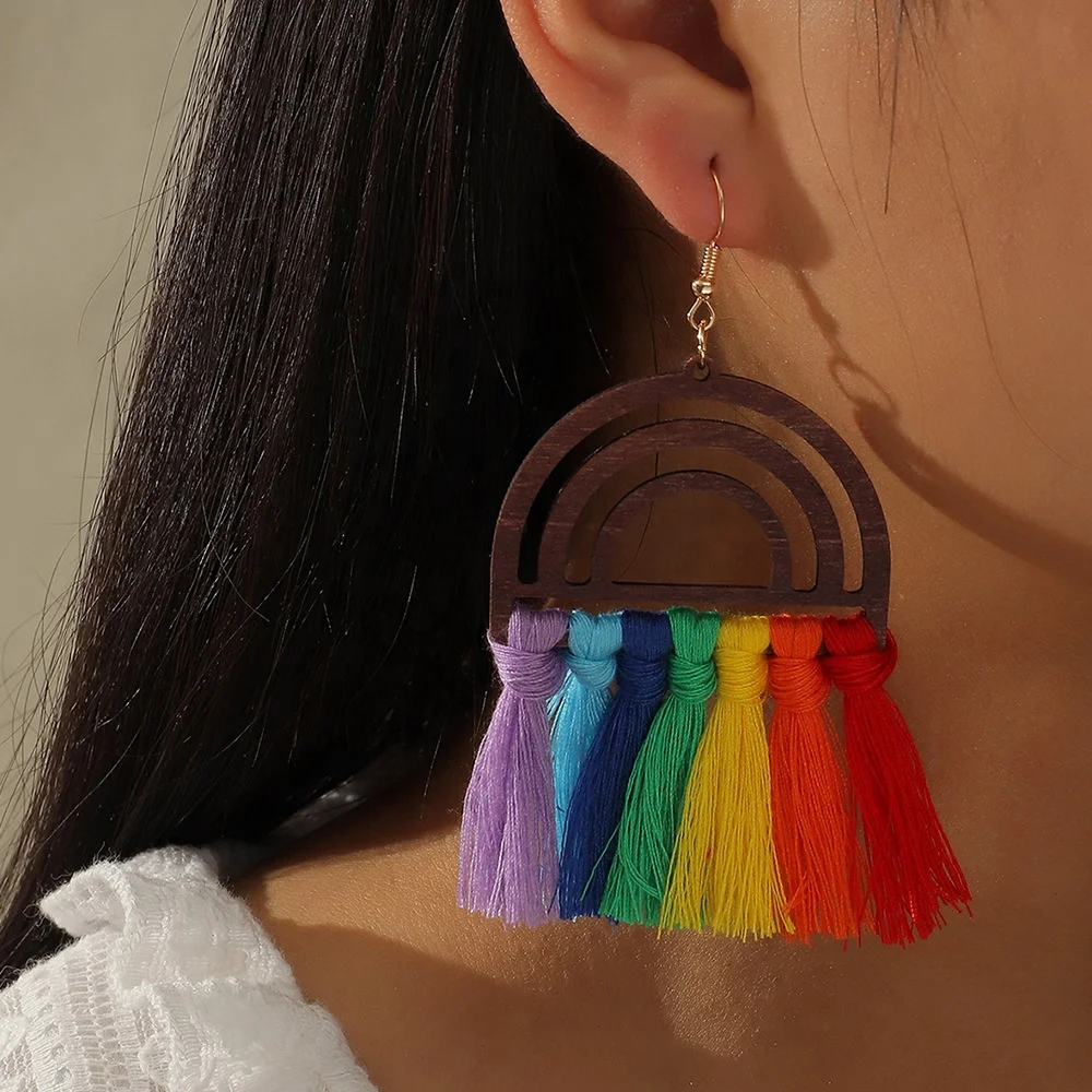 Bohemian Ethnic Style Wooden Rainbow Tassel Cotton Earrings Hand-woven Earrings, As pictures
Bohemian Ethnic Style Wooden Rainbow Tassel Cotton Earrings Hand-woven Earrings, As pictures