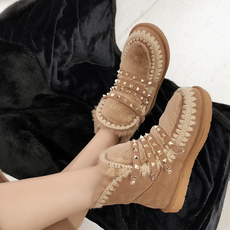 Latest Design High Quality Fur Inside Snow Boots Black Brown Suede Spike Fashion Women Shoes Lady Winter Super Warm Ankle Boots
Latest Design High Quality Fur Inside Snow Boots Black Brown Suede Spike Fashion Women Shoes Lady Winter Super Warm Ankle Boots