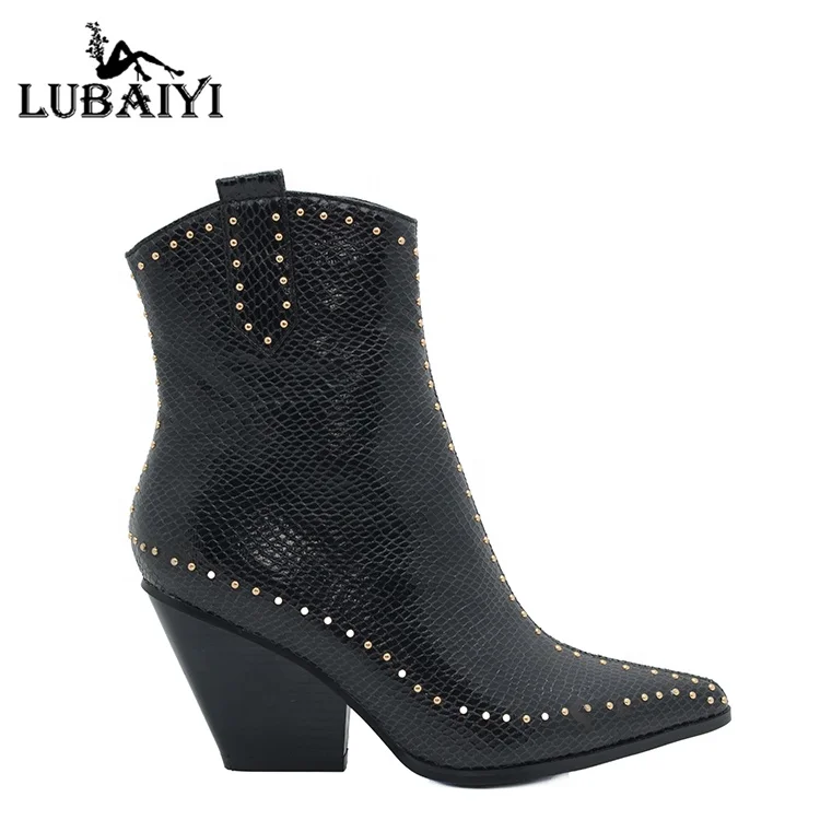 2021 Custom Large Size Boot Heels Women Black Boots For Ladies Fashion Zip Rivet Boots Ankle With Strange Heel
2021 Custom Large Size Boot Heels Women Black Boots For Ladies Fashion Zip Rivet Boots Ankle With Strange Heel