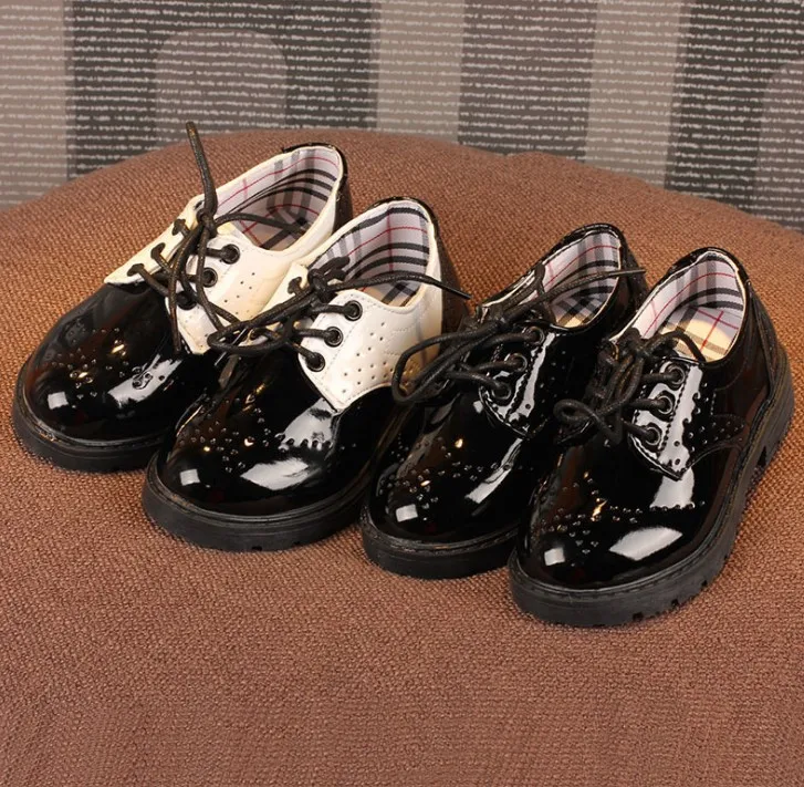Spring new children's retro style soft sole pumps casual European and American wholesale, White,black
Spring new children's retro style soft sole pumps casual European and American wholesale, White,black