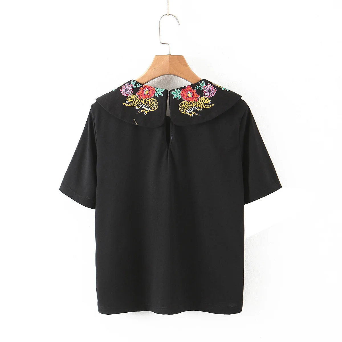 Simple Short-sleeve Women's T-shirt Summer New Solid Embroidery Print Slim Top Black Fashion Streetwear Clothes For Female
Simple Short-sleeve Women's T-shirt Summer New Solid Embroidery Print Slim Top Black Fashion Streetwear Clothes For Female