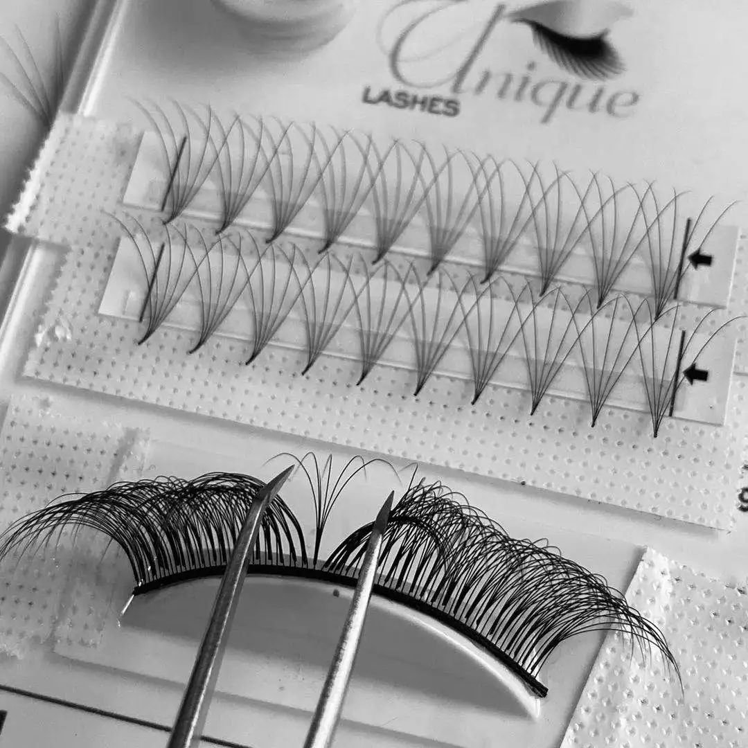 Premium eyelash point base 5D easy fan sharp stem middle sticky short stem premade fans lashes, Natural black
Premium eyelash point base 5D easy fan sharp stem middle sticky short stem premade fans lashes, Natural black