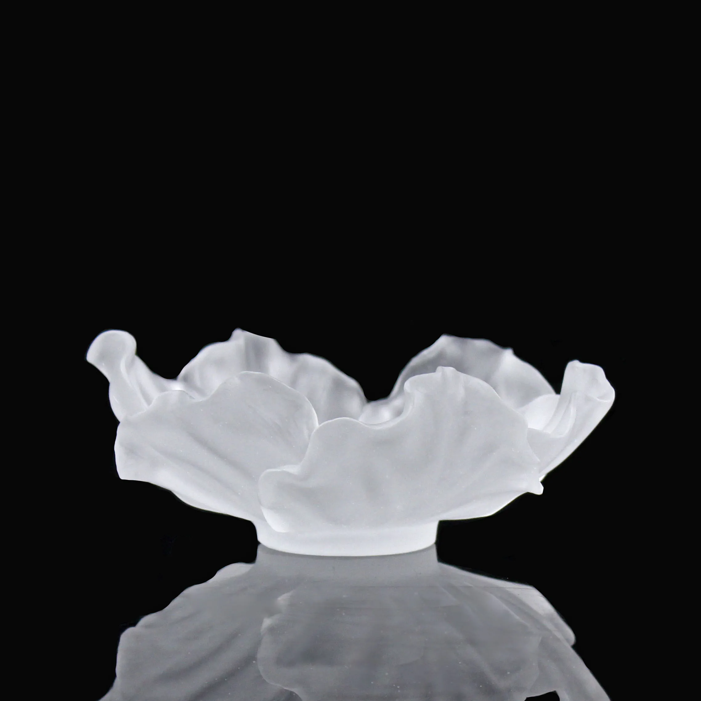 LIULI Crystal Transparent Fruit Salad Bowl Glass ware Crystal Fruit Plate Bowl for home decoration 
LIULI Crystal Transparent Fruit Salad Bowl Glass ware Crystal Fruit Plate Bowl for home decoration