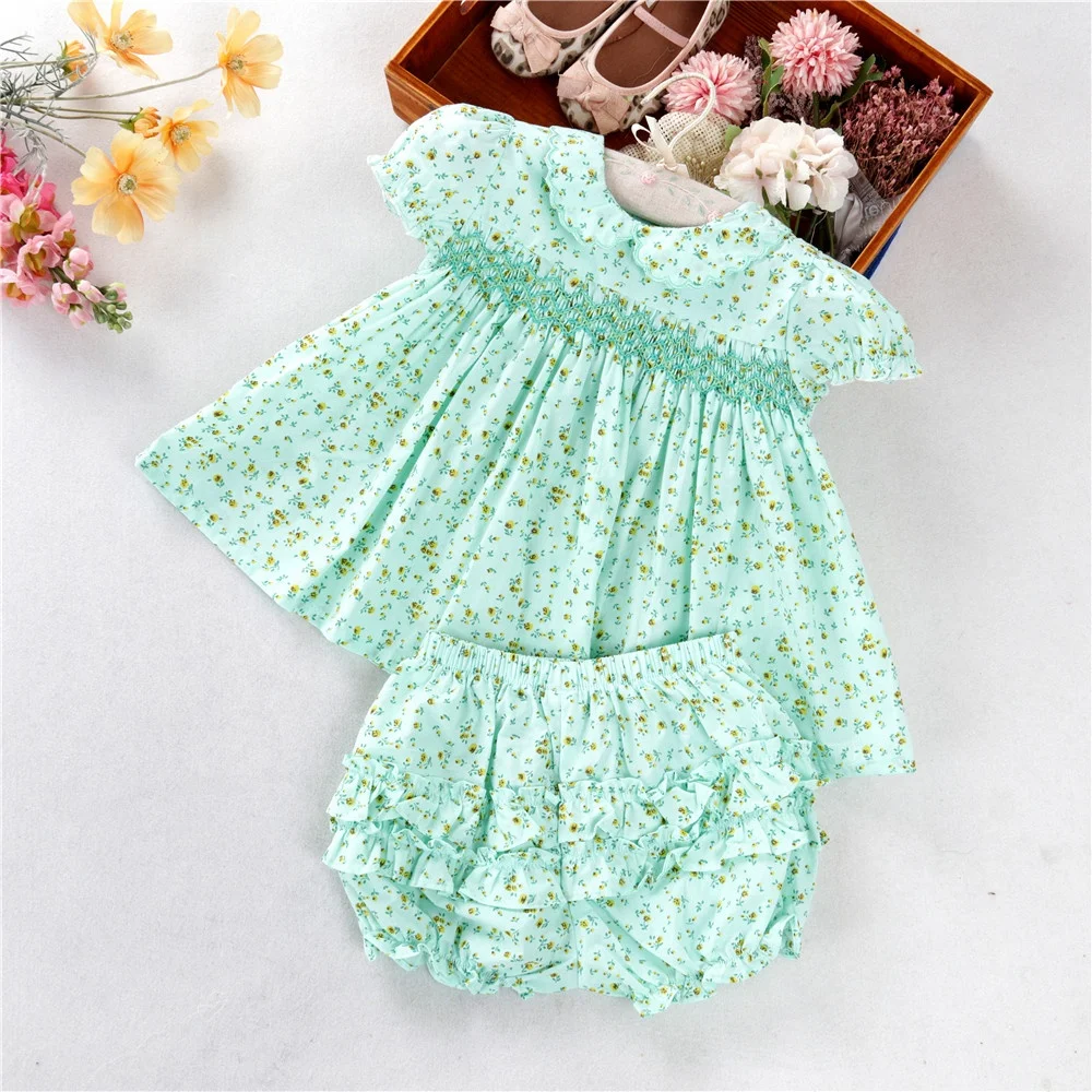 C4261 summer kids clothing infant baby girls clothes sets smocked dress flower floral casual children outfit wholesale
C4261 summer kids clothing infant baby girls clothes sets smocked dress flower floral casual children outfit wholesale