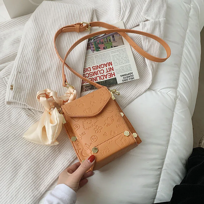 2021 Stylish Print Designer Scarves Sling Phone Purses Mini Crossbody Bag Ladies Bags Women Purse
2021 Stylish Print Designer Scarves Sling Phone Purses Mini Crossbody Bag Ladies Bags Women Purse