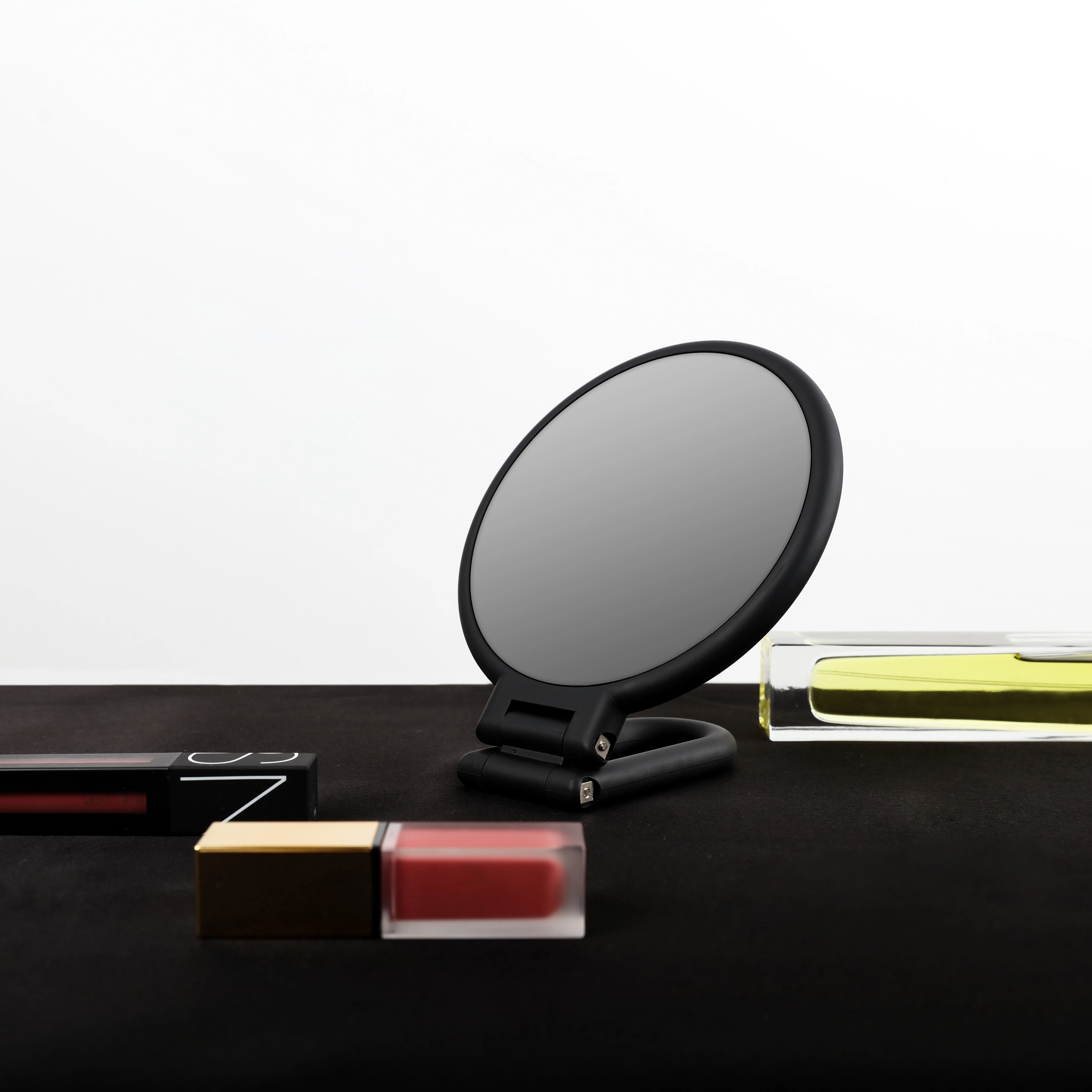 Plastic Frame Portable Round Dual Sides1X7X Magnifier Makeup Mirror, Customized
Plastic Frame Portable Round Dual Sides1X7X Magnifier Makeup Mirror, Customized