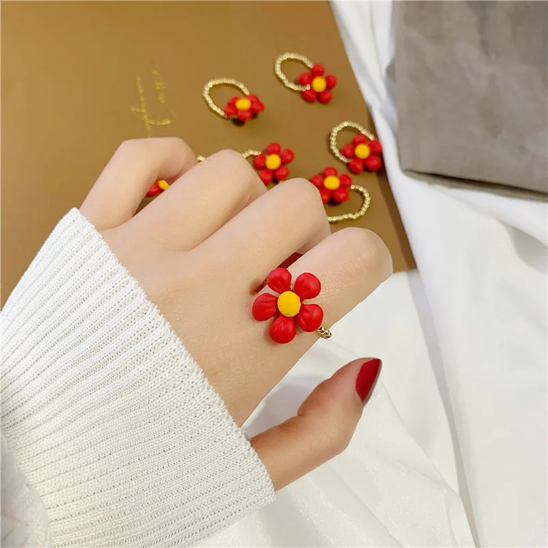 OUYE 2021 New Small Red Flower Sand Gold Ring Female Sweet and Cute Beaded Index Finger Ring, Picture
OUYE 2021 New Small Red Flower Sand Gold Ring Female Sweet and Cute Beaded Index Finger Ring, Picture
