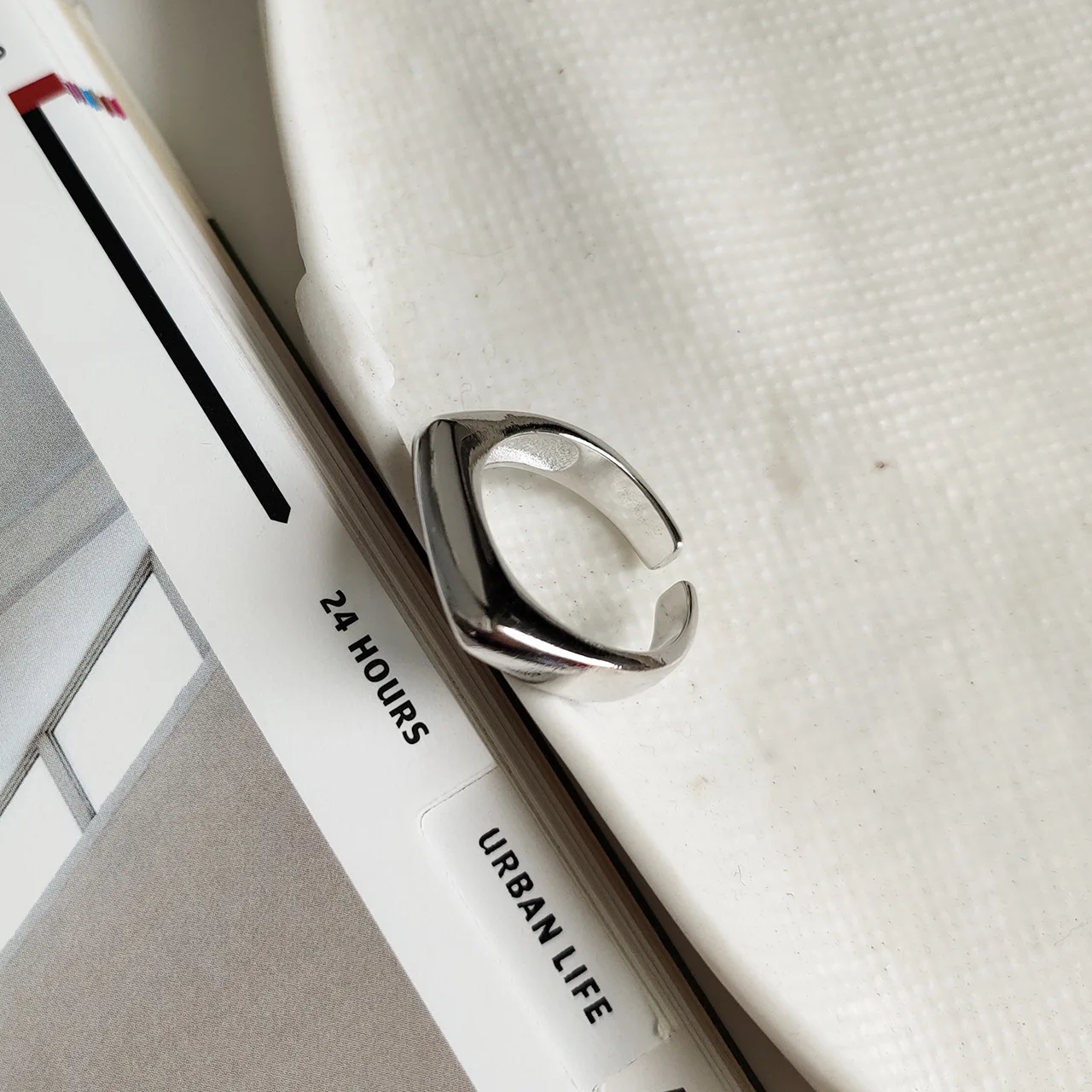 European and American Straight Curve Jewelry Irregular Open Girls Rings Jewelry Women 925 Sterling Silver Women Ring, Silver color
European and American Straight Curve Jewelry Irregular Open Girls Rings Jewelry Women 925 Sterling Silver Women Ring, Silver color
