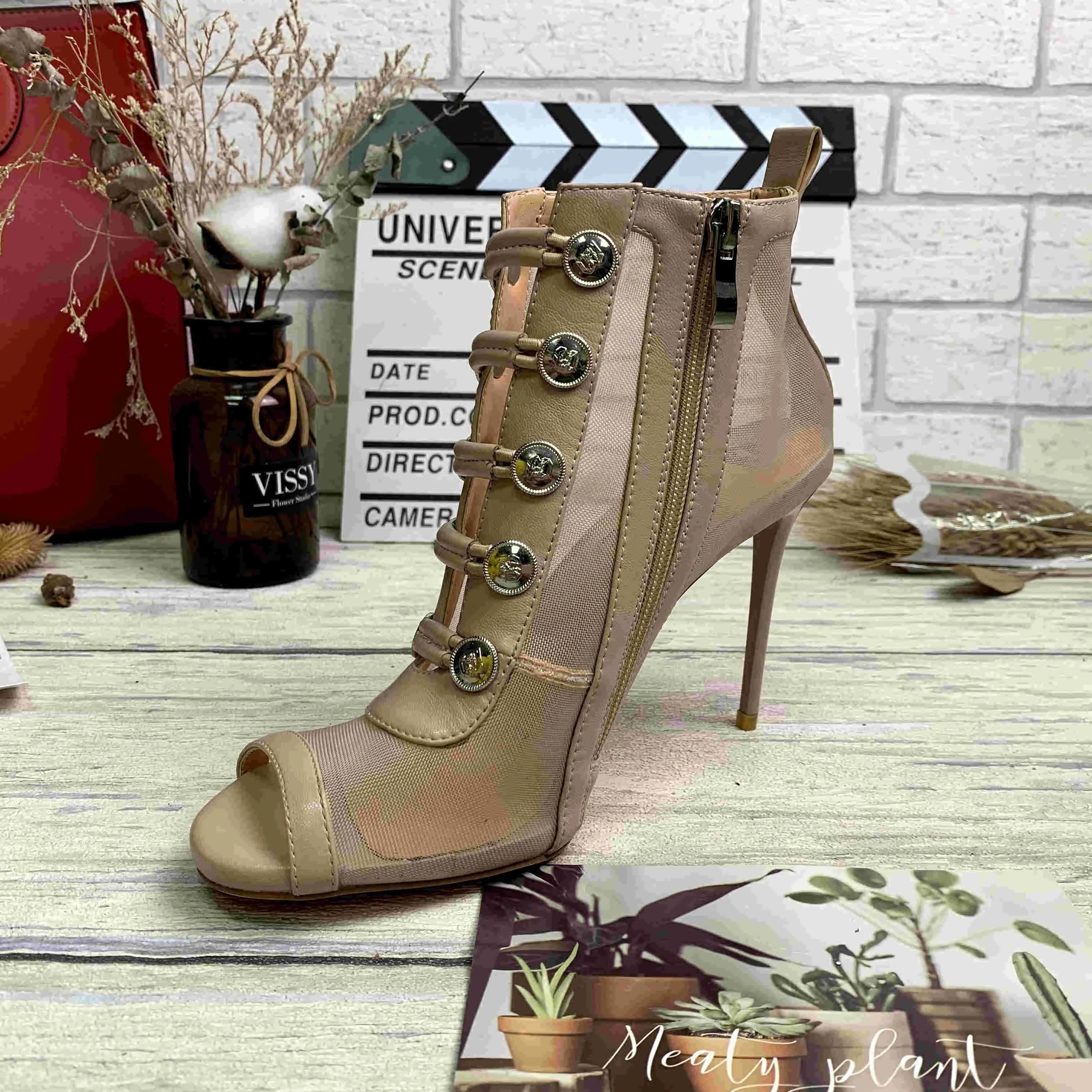 2021 spring new punk style button mesh back zipper red bottom women's boots in Europe and America large size wholesale, Beige
2021 spring new punk style button mesh back zipper red bottom women's boots in Europe and America large size wholesale, Beige