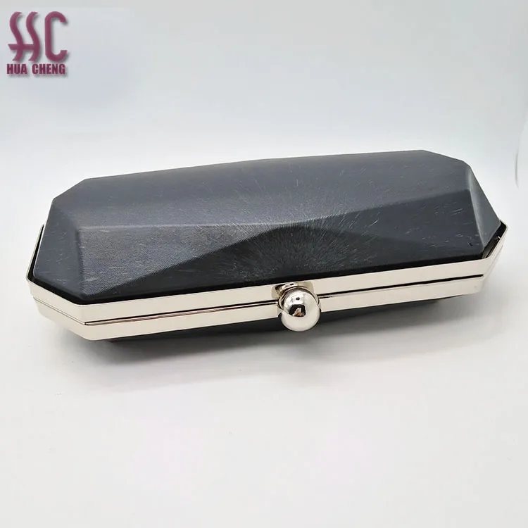 metal box clutch frame, box purse frame wholesale in guangzhou, Gold,silver,nickle,brass, other metalic color is available.
metal box clutch frame, box purse frame wholesale in guangzhou, Gold,silver,nickle,brass, other metalic color is available.