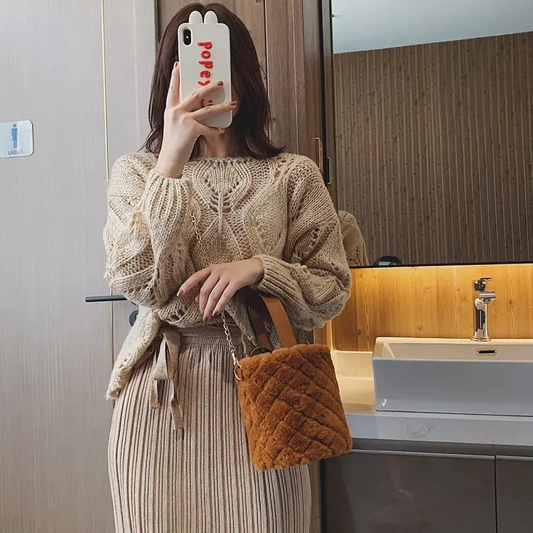 Fashion New plush faux fur bucket bag women handbags luxury handbag for women purses and handbags, 4 colors
Fashion New plush faux fur bucket bag women handbags luxury handbag for women purses and handbags, 4 colors