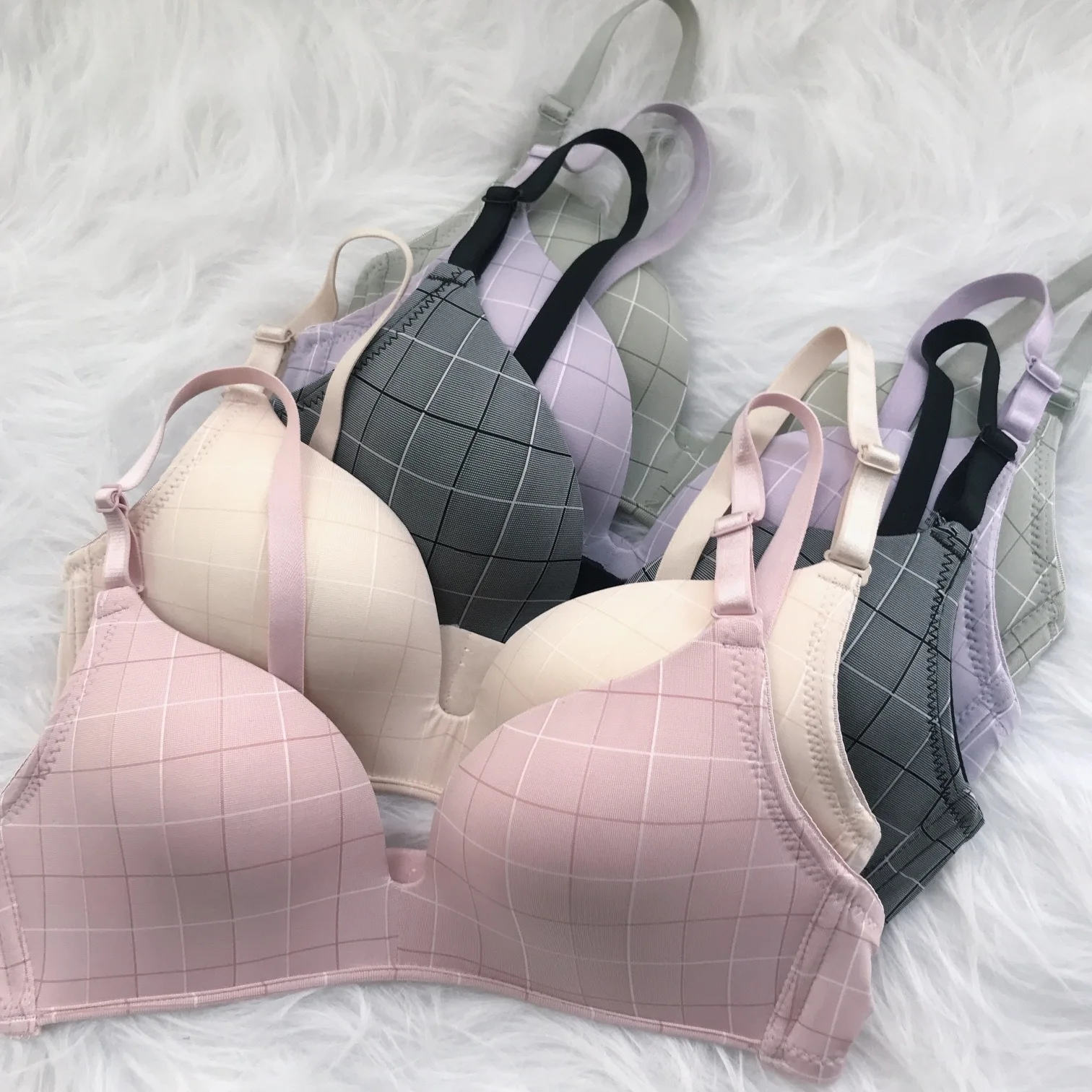 2021 series new lightweight seamless rimless underwear girl size 32 bra girl comfortable push up bra
2021 series new lightweight seamless rimless underwear girl size 32 bra girl comfortable push up bra