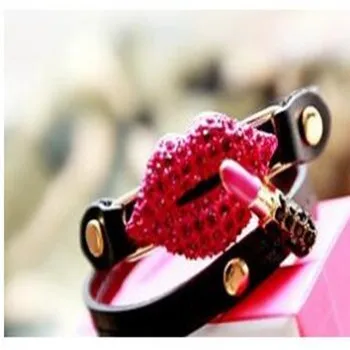 Sexy Crystal Lip Lipstick Leather Bracelet Charms Hip-hop Punk Fashion Jewelry Women Wrist Band
Sexy Crystal Lip Lipstick Leather Bracelet Charms Hip-hop Punk Fashion Jewelry Women Wrist Band