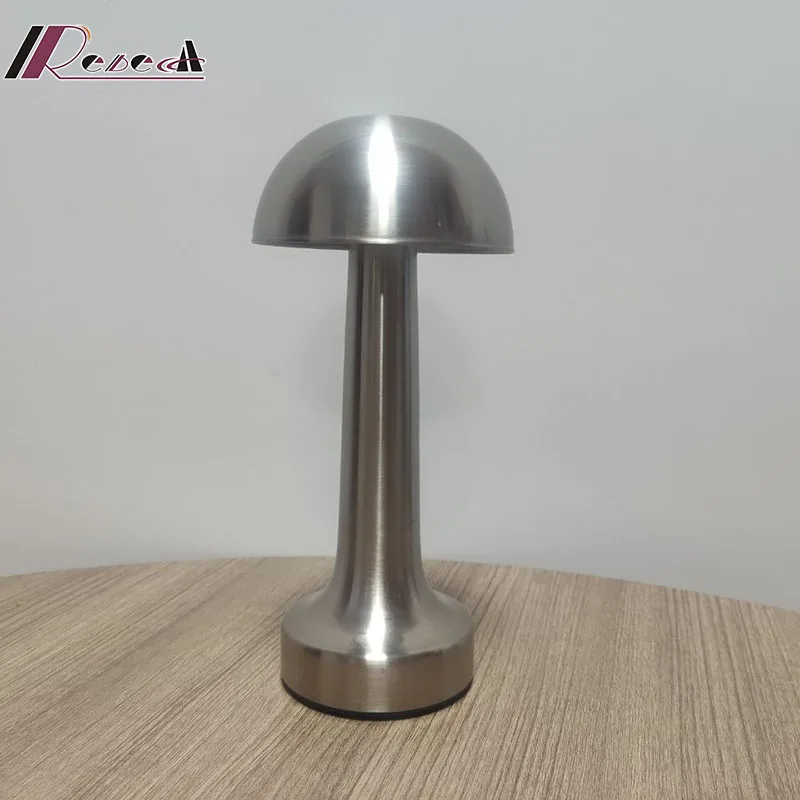 Simple modern wireless LED rechargeable battery operated side table lamp
Simple modern wireless LED rechargeable battery operated side table lamp