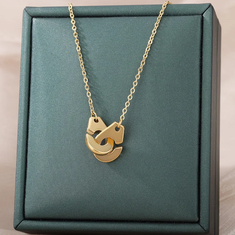 Lateefah Handcuff Necklace Padlock Pendant Customized Stainless Steel 18K Gold Plated Friendship Statement Necklace
Lateefah Handcuff Necklace Padlock Pendant Customized Stainless Steel 18K Gold Plated Friendship Statement Necklace