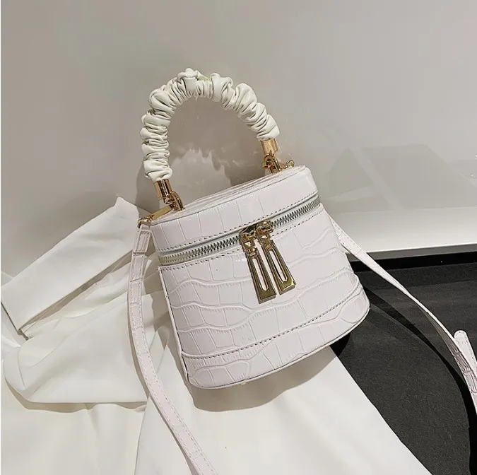 Autumn Fashion Pu Leather New Handbag For Women Alligator Mini Cute Bucket Purse Girls
Autumn Fashion Pu Leather New Handbag For Women Alligator Mini Cute Bucket Purse Girls