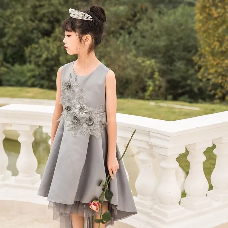 Small evening dress children's clothing gray new noble temperament blue mid-length birthday party girl dress daily
Small evening dress children's clothing gray new noble temperament blue mid-length birthday party girl dress daily