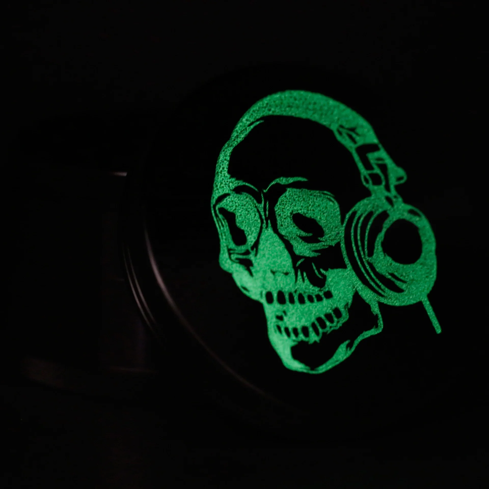 Luminous Pattern Diameter Dry Herb Grinder Aluminum Alloy 4-layer Herb Grinder Tobacco Grinder, Picture
Luminous Pattern Diameter Dry Herb Grinder Aluminum Alloy 4-layer Herb Grinder Tobacco Grinder, Picture