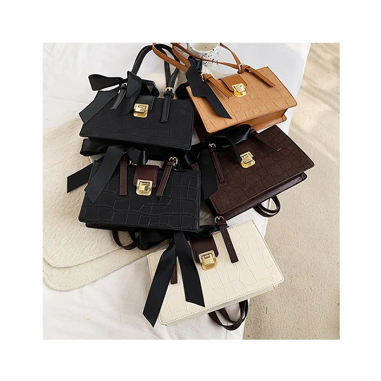 New Crocodile Pattern Women Shoulder Bags With Black Scarf Bow Luxury Vintage Female Stone Pattern Lock Pu Bag Alligator Handbag
New Crocodile Pattern Women Shoulder Bags With Black Scarf Bow Luxury Vintage Female Stone Pattern Lock Pu Bag Alligator Handbag
