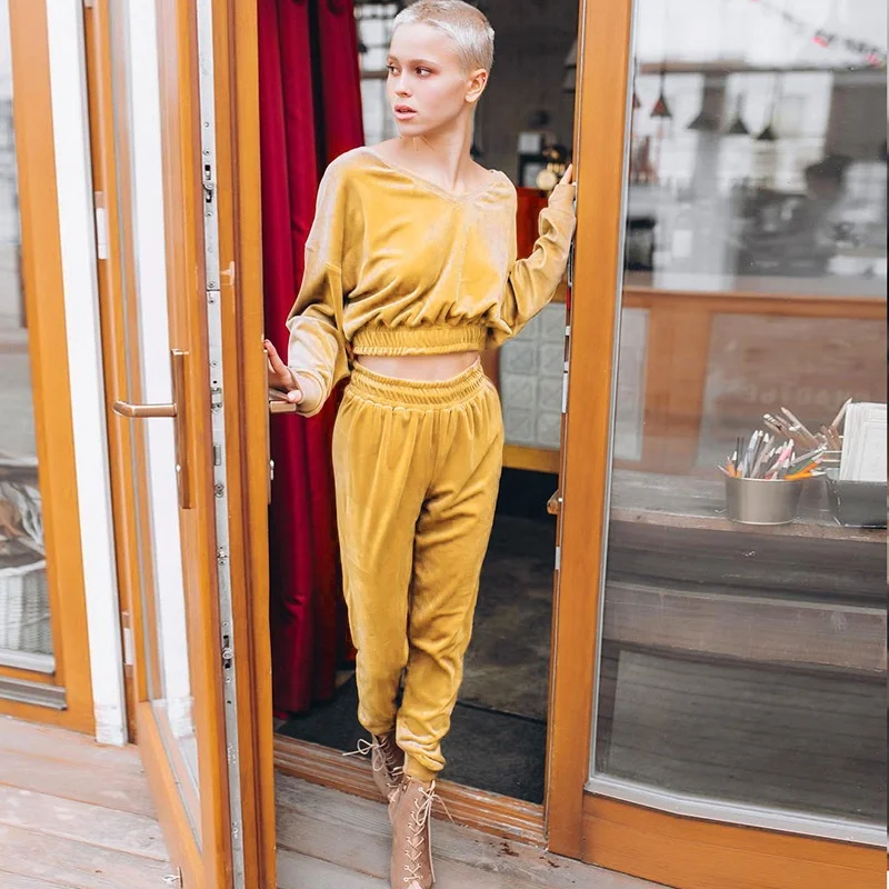 B61866A Women Sweatsuit Autumn Winter Hoodies Pants Sport Suit Track Suit View larger image Women Sweatsuit Autumn Winter, Black/yellow
B61866A Women Sweatsuit Autumn Winter Hoodies Pants Sport Suit Track Suit View larger image Women Sweatsuit Autumn Winter, Black/yellow