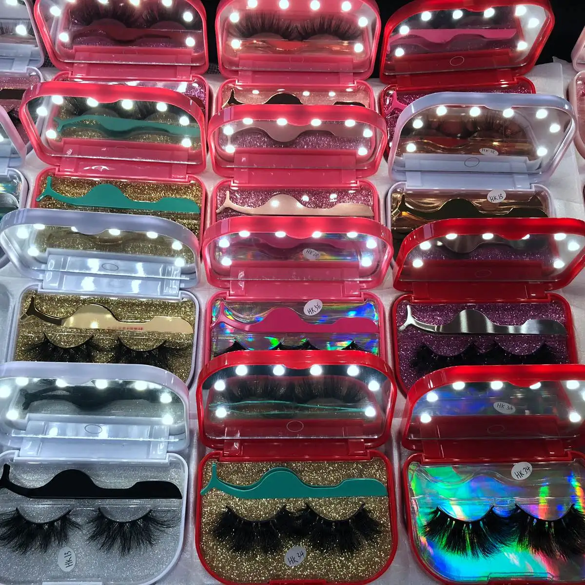 New design glitter LED light mirror case for mink lashes with custom logo package professional wholesale price China vendor, Black
New design glitter LED light mirror case for mink lashes with custom logo package professional wholesale price China vendor, Black