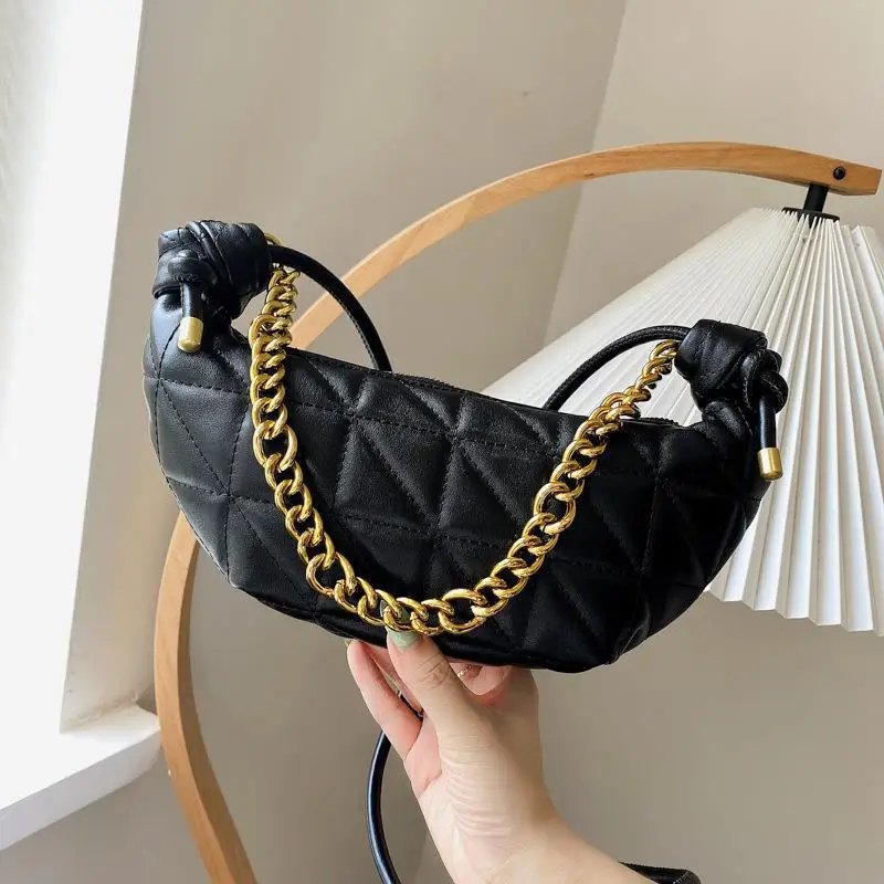 New Releases 2021 Fall Fashion Dumpling Shaped Bag Solid Color PU Leather Shoulder Bags Ladies Quilted Purses Handbags for Women
New Releases 2021 Fall Fashion Dumpling Shaped Bag Solid Color PU Leather Shoulder Bags Ladies Quilted Purses Handbags for Women