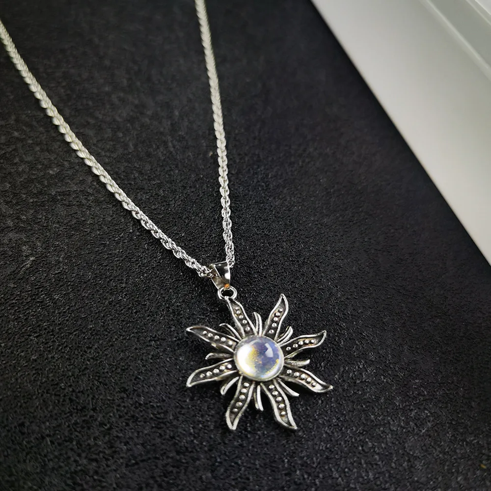 Wholesale Bohemian Fashion Moonlight Stone Sunflower Pendant Necklace Jewelry For Women
Wholesale Bohemian Fashion Moonlight Stone Sunflower Pendant Necklace Jewelry For Women