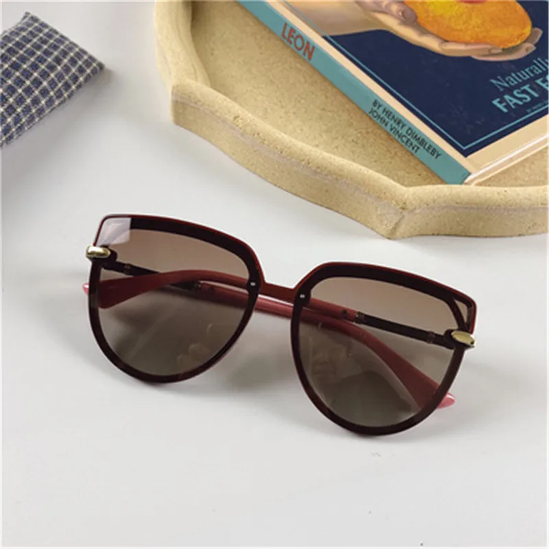Wholesale Light Brown Sunglasses Men And Women UV Resistance Square Sunglasses, As show
Wholesale Light Brown Sunglasses Men And Women UV Resistance Square Sunglasses, As show