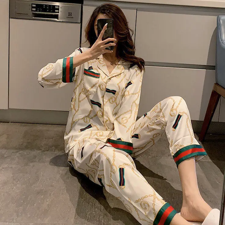 New Designer Satin Ice Fabric Women's Sleepwear Silk Long-sleeve Pajamas Suit, White,blue,yellow,black
New Designer Satin Ice Fabric Women's Sleepwear Silk Long-sleeve Pajamas Suit, White,blue,yellow,black