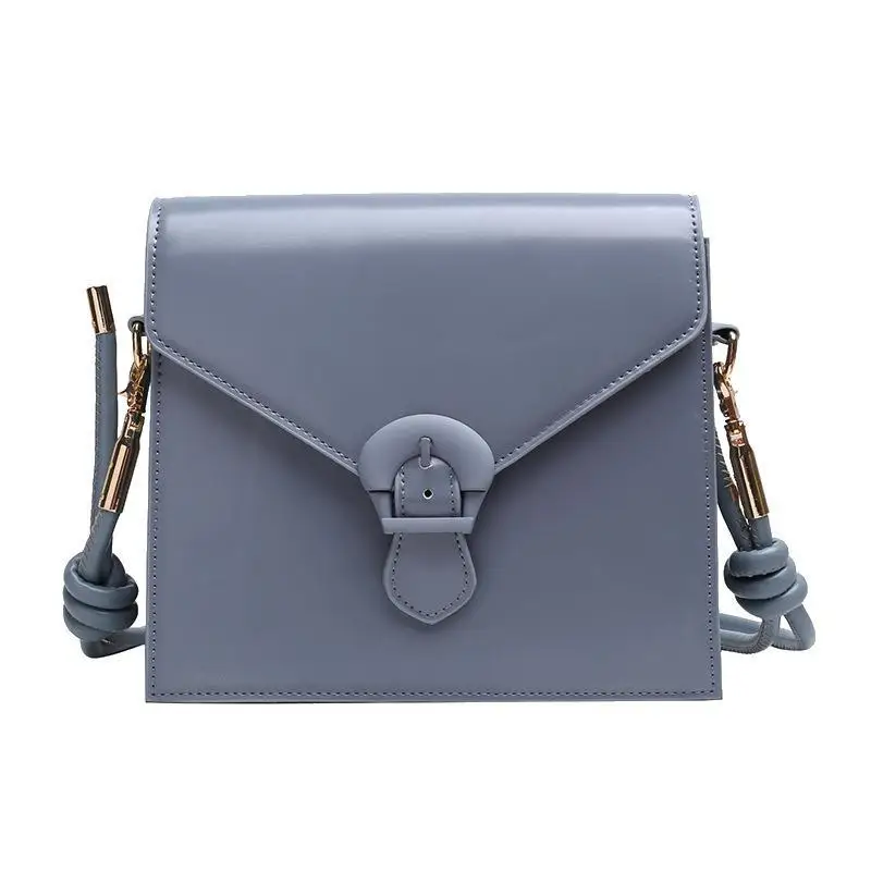Simple design small square bag 2021 new fashion belt decoration Commuter Bag women hand bags
Simple design small square bag 2021 new fashion belt decoration Commuter Bag women hand bags