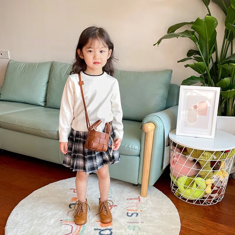 insFashionable Korean style western style woven pull-belt small bucket child girl crossbody mini coin purse bag women's bag
insFashionable Korean style western style woven pull-belt small bucket child girl crossbody mini coin purse bag women's bag