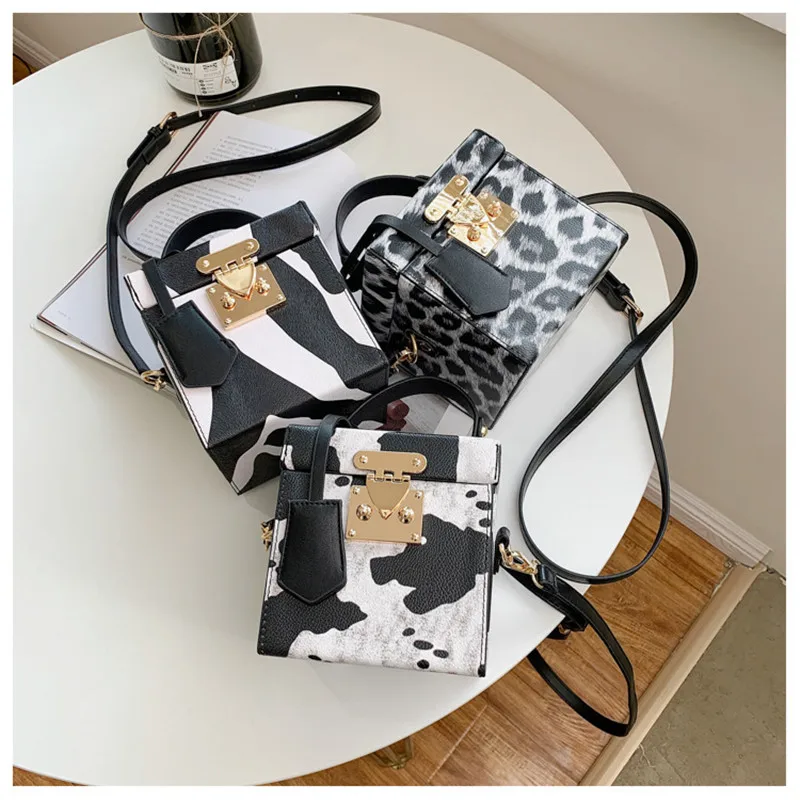 2021 Hot sell animal pattern box bag metal lock bucket shape sling shoulder crossbody purse women leopard handbag, 3colors
2021 Hot sell animal pattern box bag metal lock bucket shape sling shoulder crossbody purse women leopard handbag, 3colors